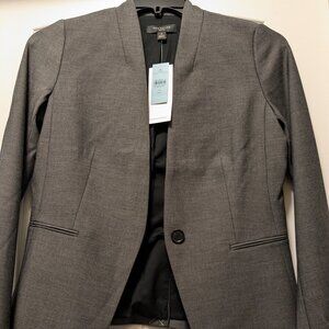 Anne Taylor Cutaway Blazer Size 4P, new with tags
